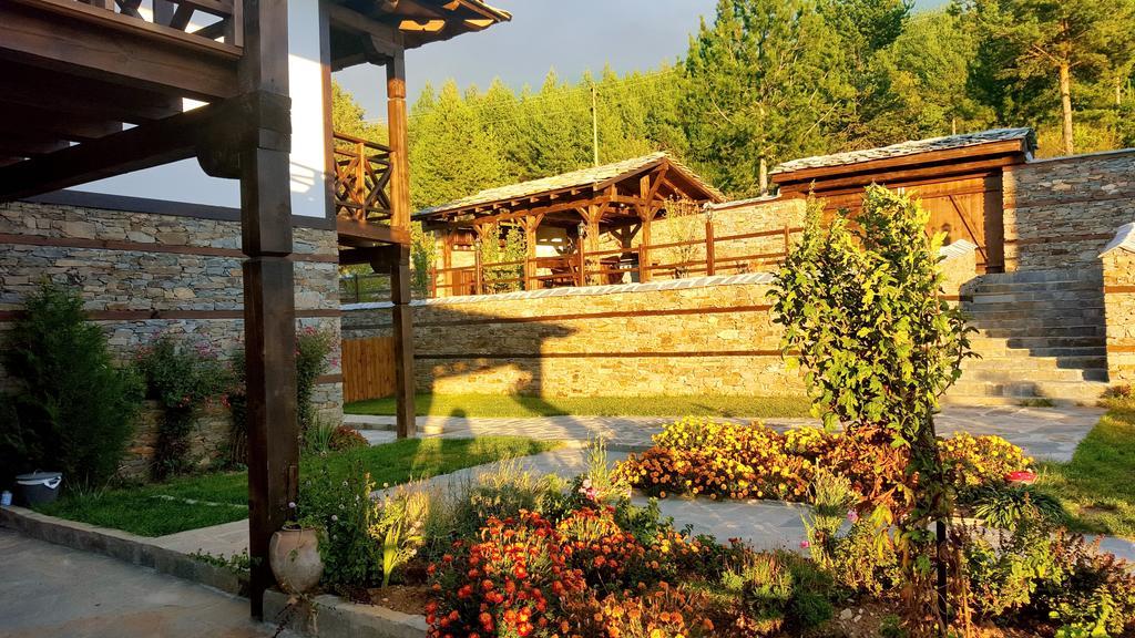 Калпаците - Kalpacite Guest Houses Skrebatno Exterior foto